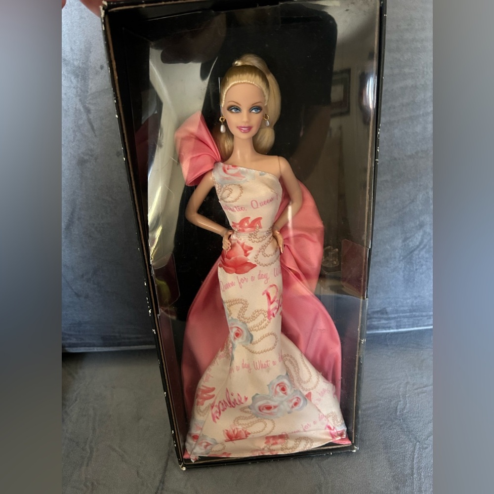 Avon Barbie Rose of Splendor doll